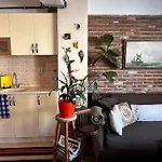 Cozy Flat To Taxim, Beyoglu, Pera, Galata Апартаменты *